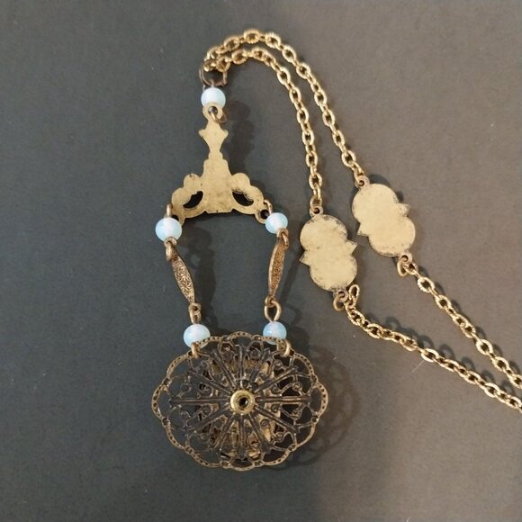 Vintage Cameo Pendant Necklace With Intricate Filigree Design - Picture 3 of 4